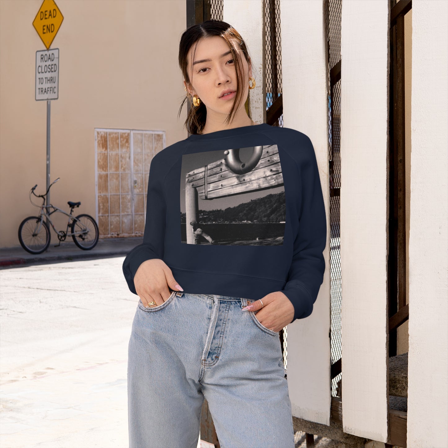 Great Throw - Women's Cropped Fleece Pullover - Fry1Productions