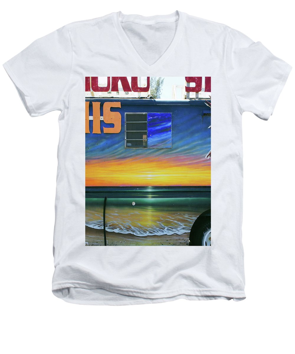 Fumis Aloha - Men's V-Neck T-Shirt - Fry1Productions