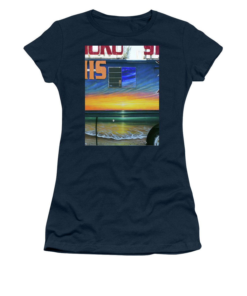 Fumis Aloha - Women's T-Shirt - Fry1Productions