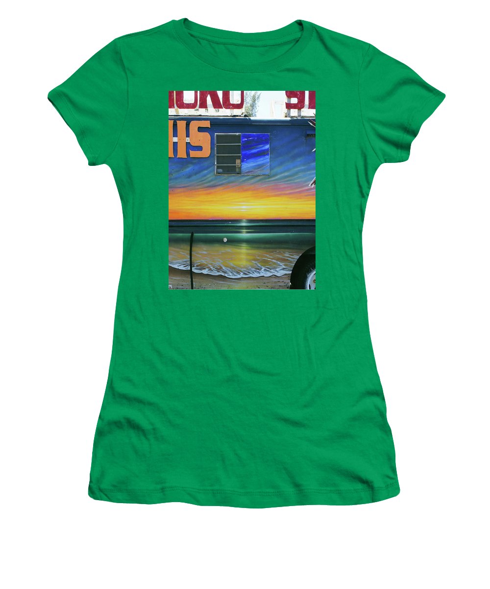 Fumis Aloha - Women's T-Shirt - Fry1Productions