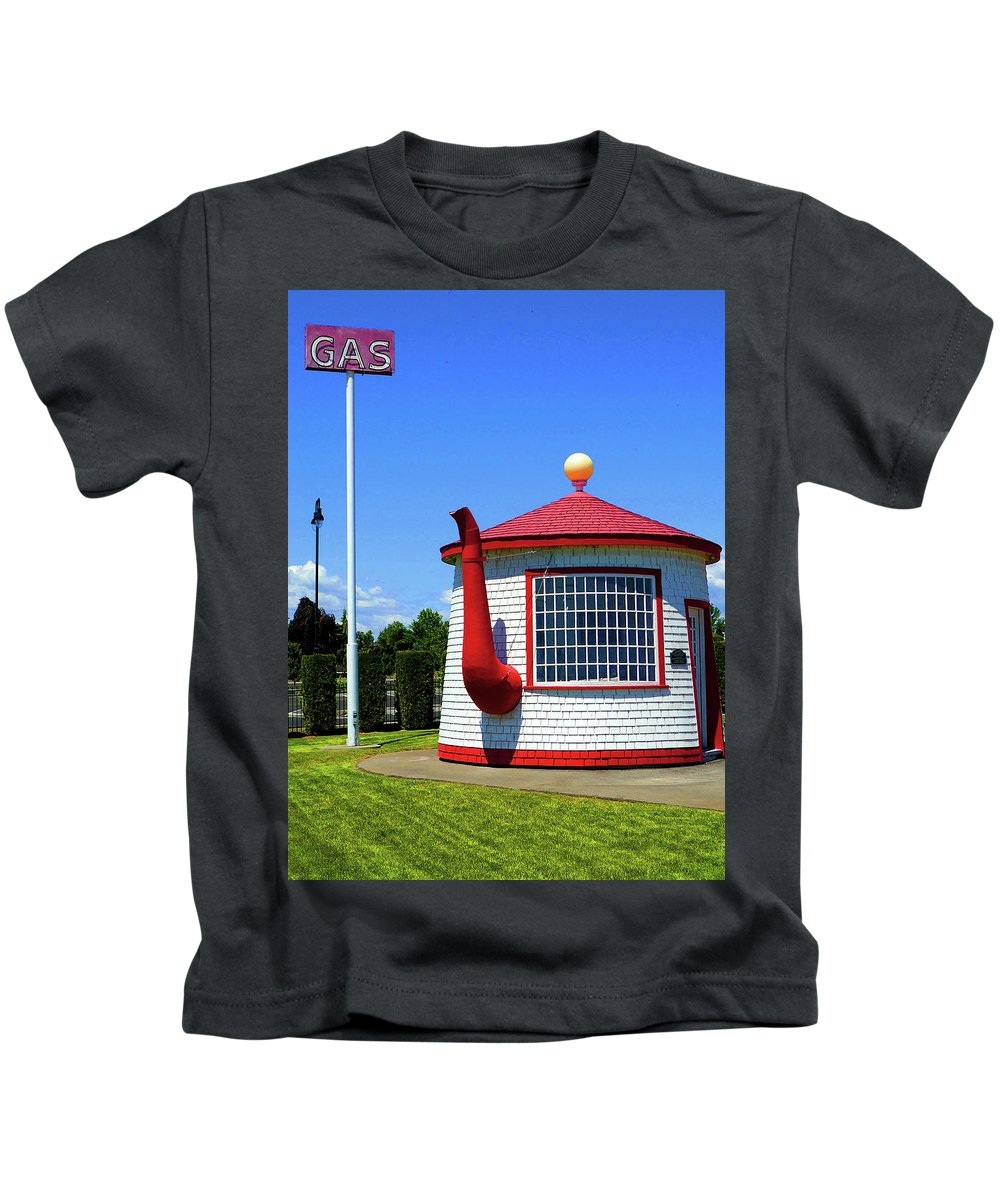 Historic Teapot Dome Service Station - Kids T-Shirt - Fry1Productions