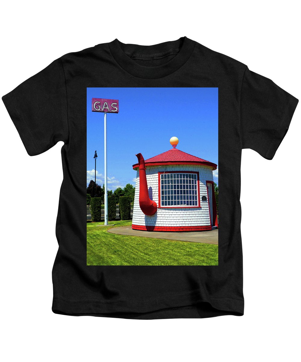Historic Teapot Dome Service Station - Kids T-Shirt - Fry1Productions