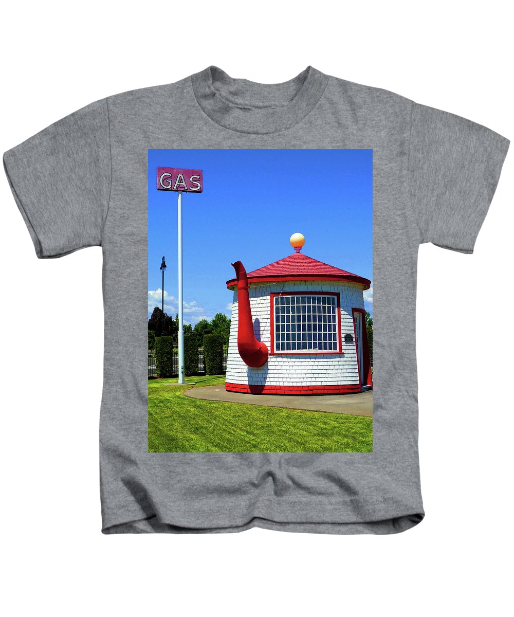 Historic Teapot Dome Service Station - Kids T-Shirt - Fry1Productions