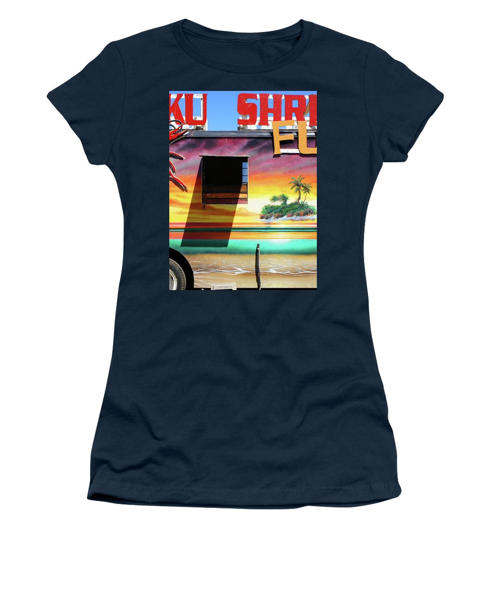 Island Love - Women's T-Shirt - Fry1Productions