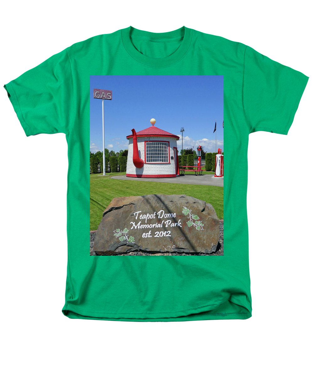 Teapot Dome Memorial Park - Men's T-Shirt (Regular Fit) - Fry1Productions