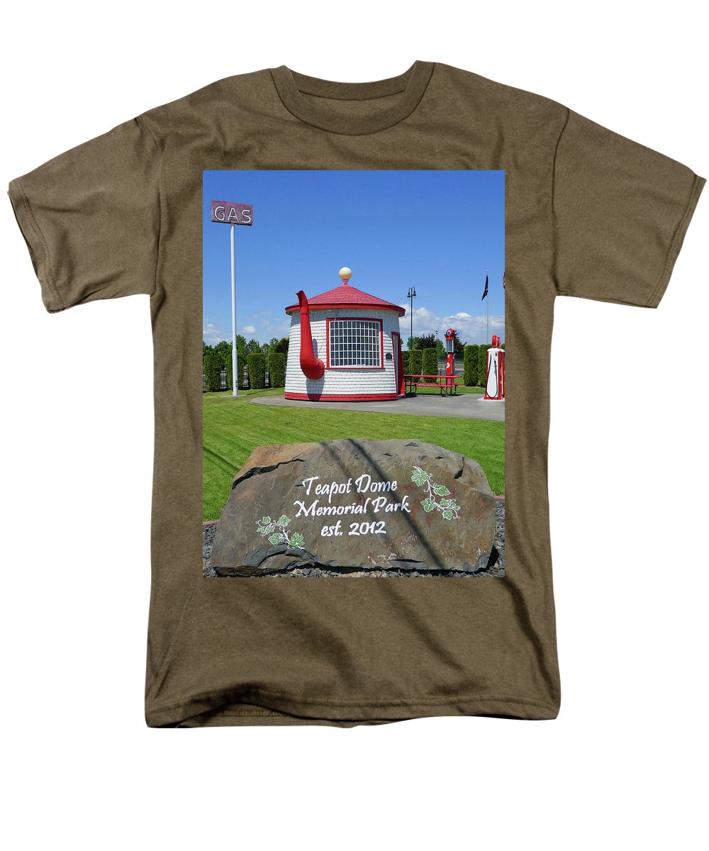 Teapot Dome Memorial Park - Men's T-Shirt (Regular Fit) - Fry1Productions