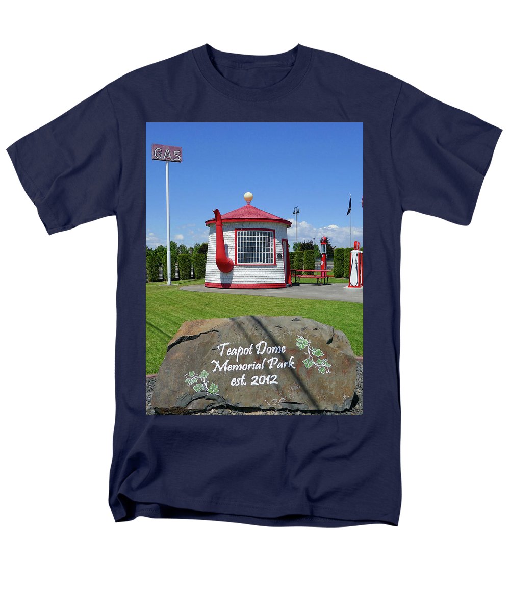 Teapot Dome Memorial Park - Men's T-Shirt (Regular Fit) - Fry1Productions