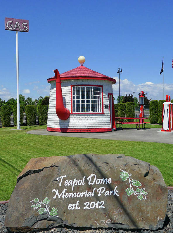 Teapot Dome Memorial Park - Art Print - Fry1Productions