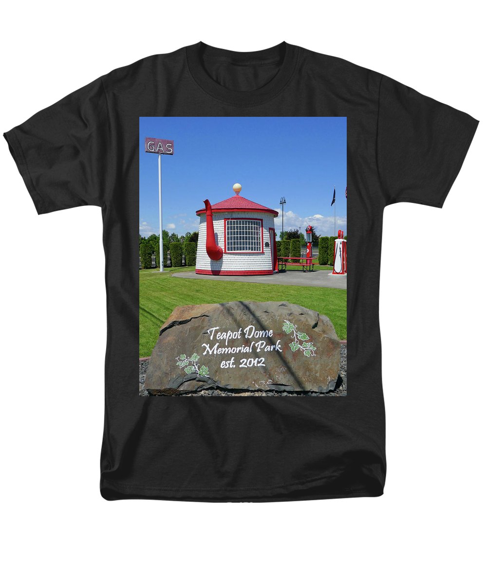 Teapot Dome Memorial Park - Men's T-Shirt (Regular Fit) - Fry1Productions