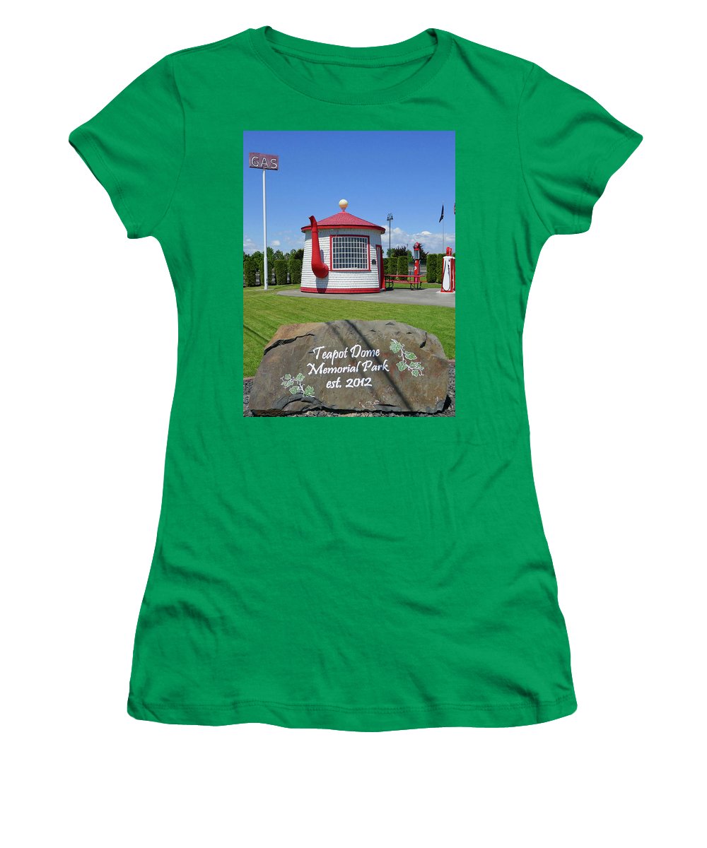 Teapot Dome Memorial Park - Women's T-Shirt - Fry1Productions