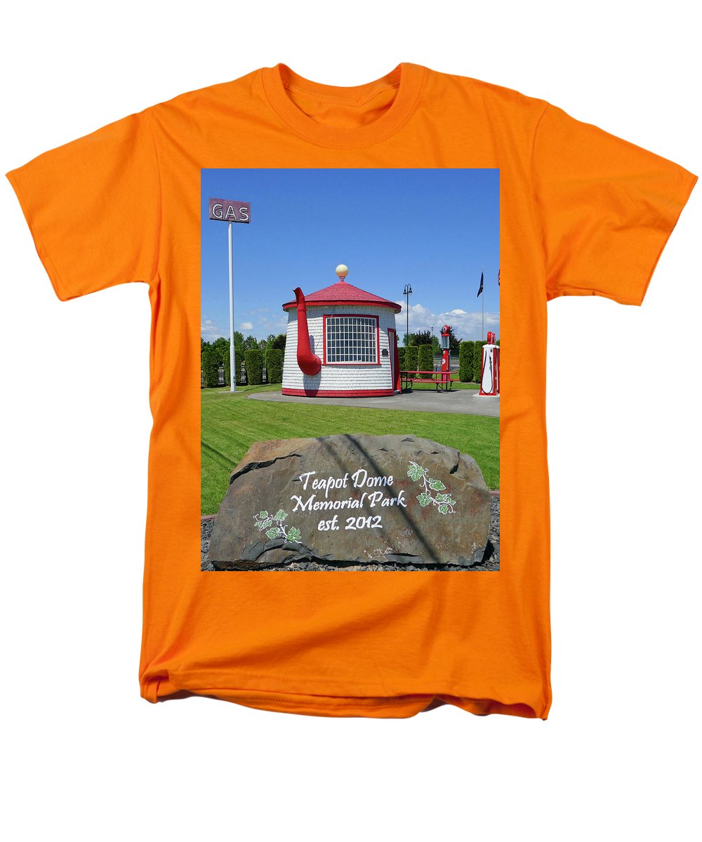 Teapot Dome Memorial Park - Men's T-Shirt (Regular Fit) - Fry1Productions