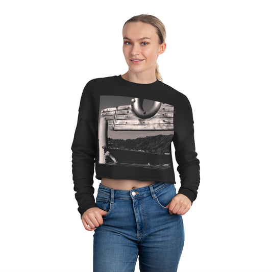 Great Throw - Women's Cropped Sweatshirt - Fry1Productions