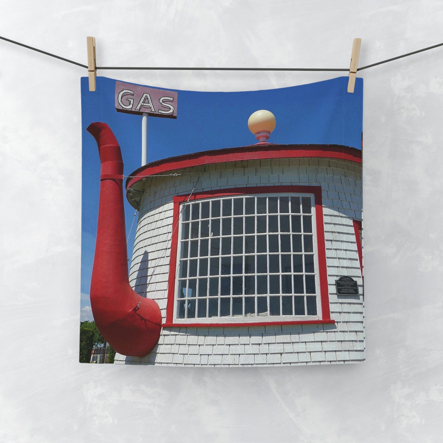 Historic Attraction Teapot Dome - Face Towel - Fry1Productions