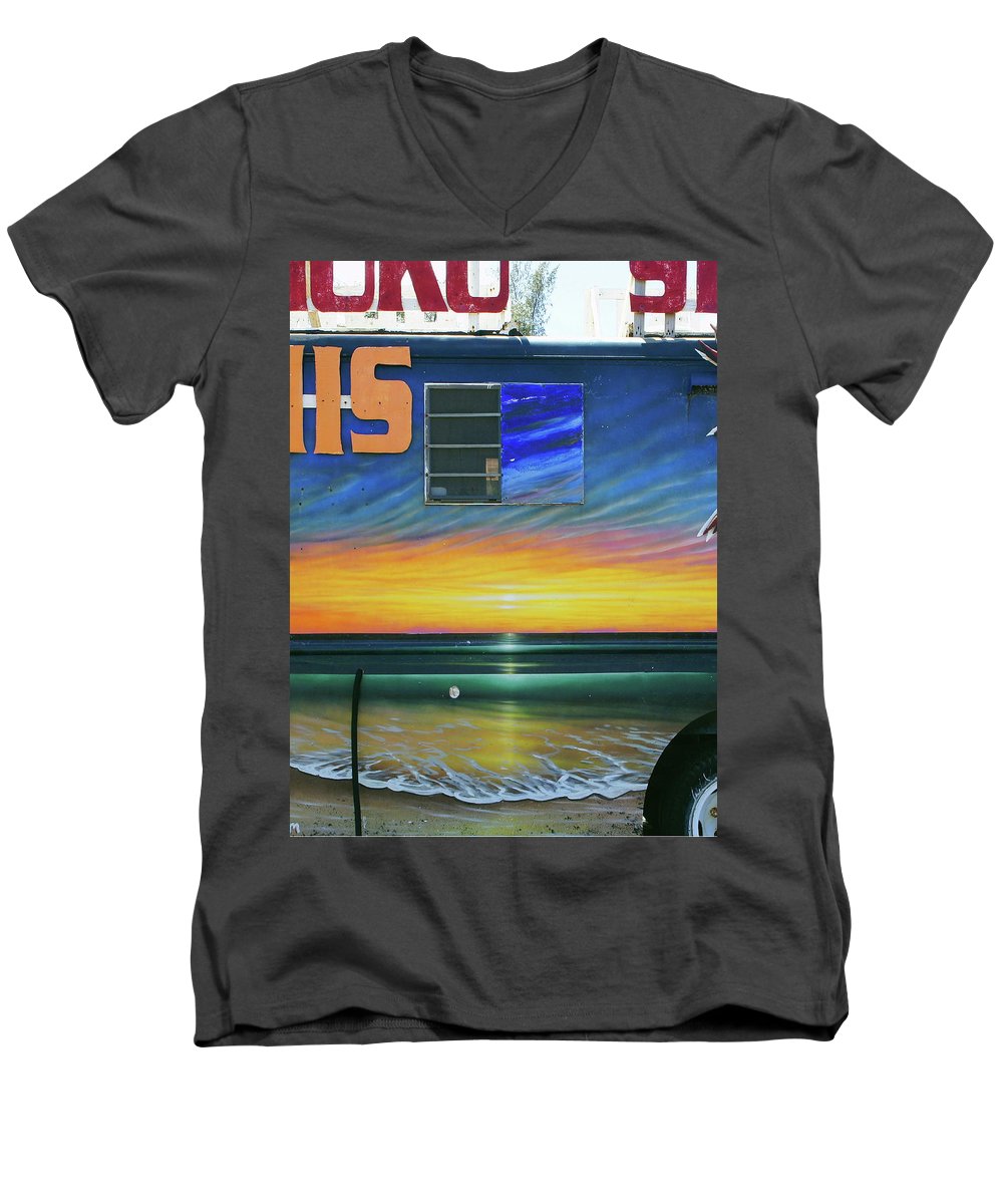 Fumis Aloha - Men's V-Neck T-Shirt - Fry1Productions