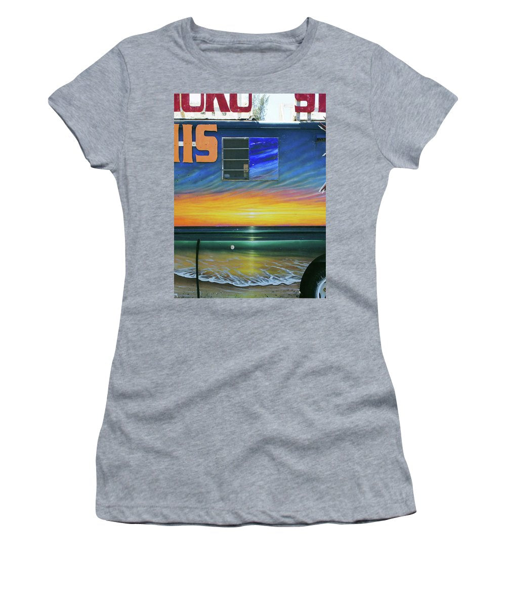 Fumis Aloha - Women's T-Shirt - Fry1Productions