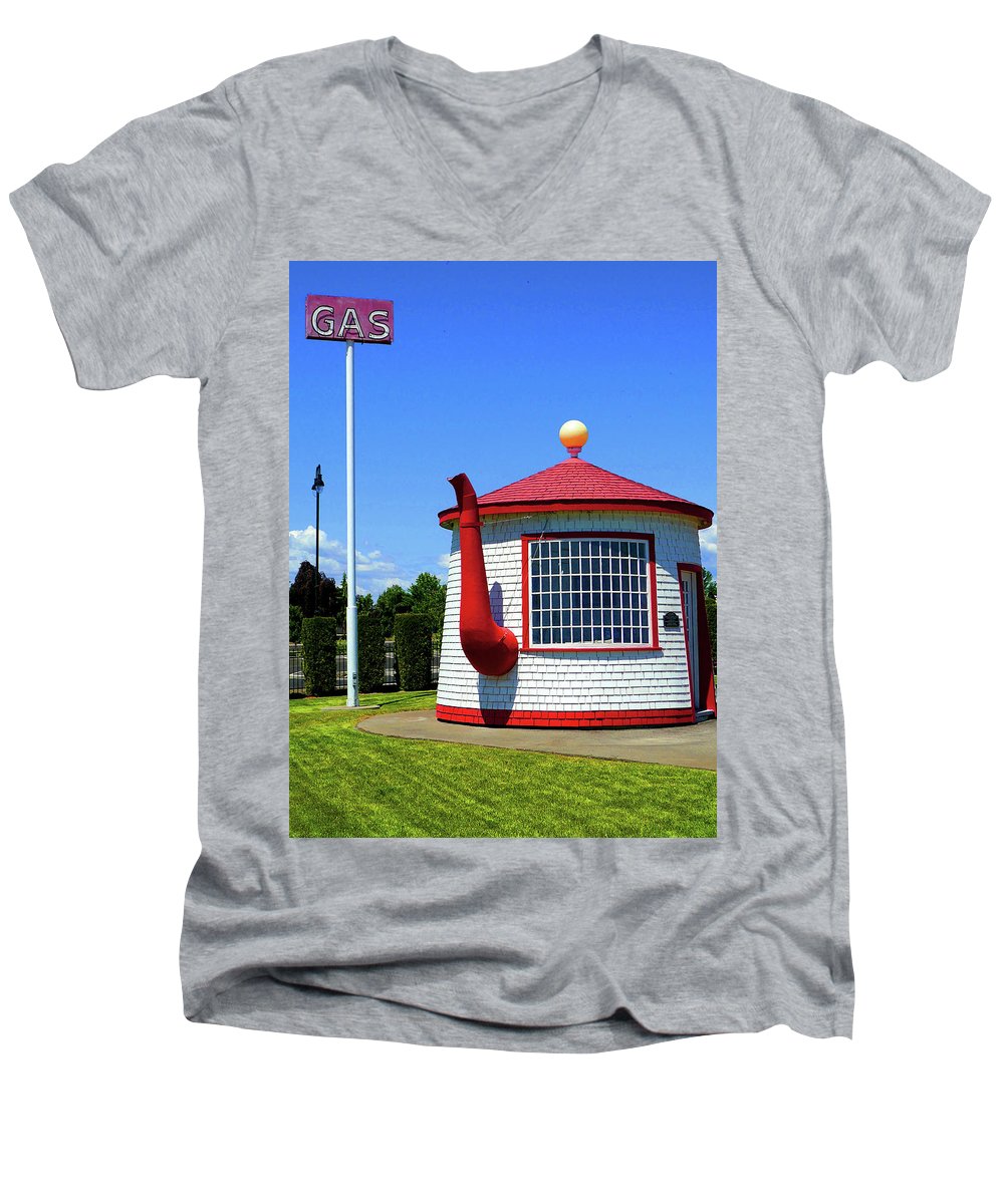 Historic Teapot Dome Service Station - Men's V-Neck T-Shirt - Fry1Productions