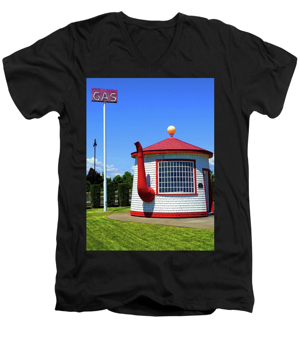 Historic Teapot Dome Service Station - Men's V-Neck T-Shirt - Fry1Productions