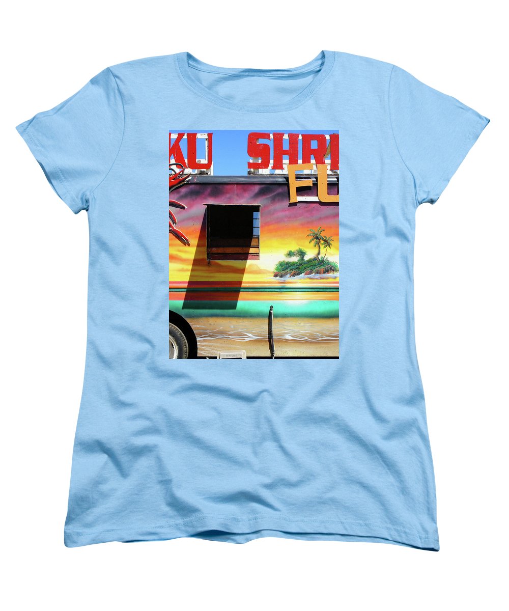 Island Love - Women's T-Shirt (Standard Fit) - Fry1Productions