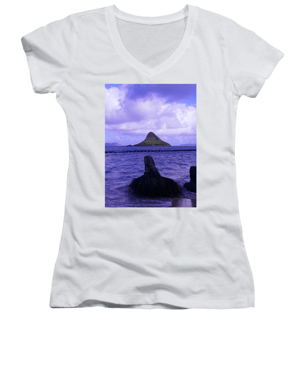 "Wade To Chinaman's Hat" - Women's V-Neck - Fry1Productions