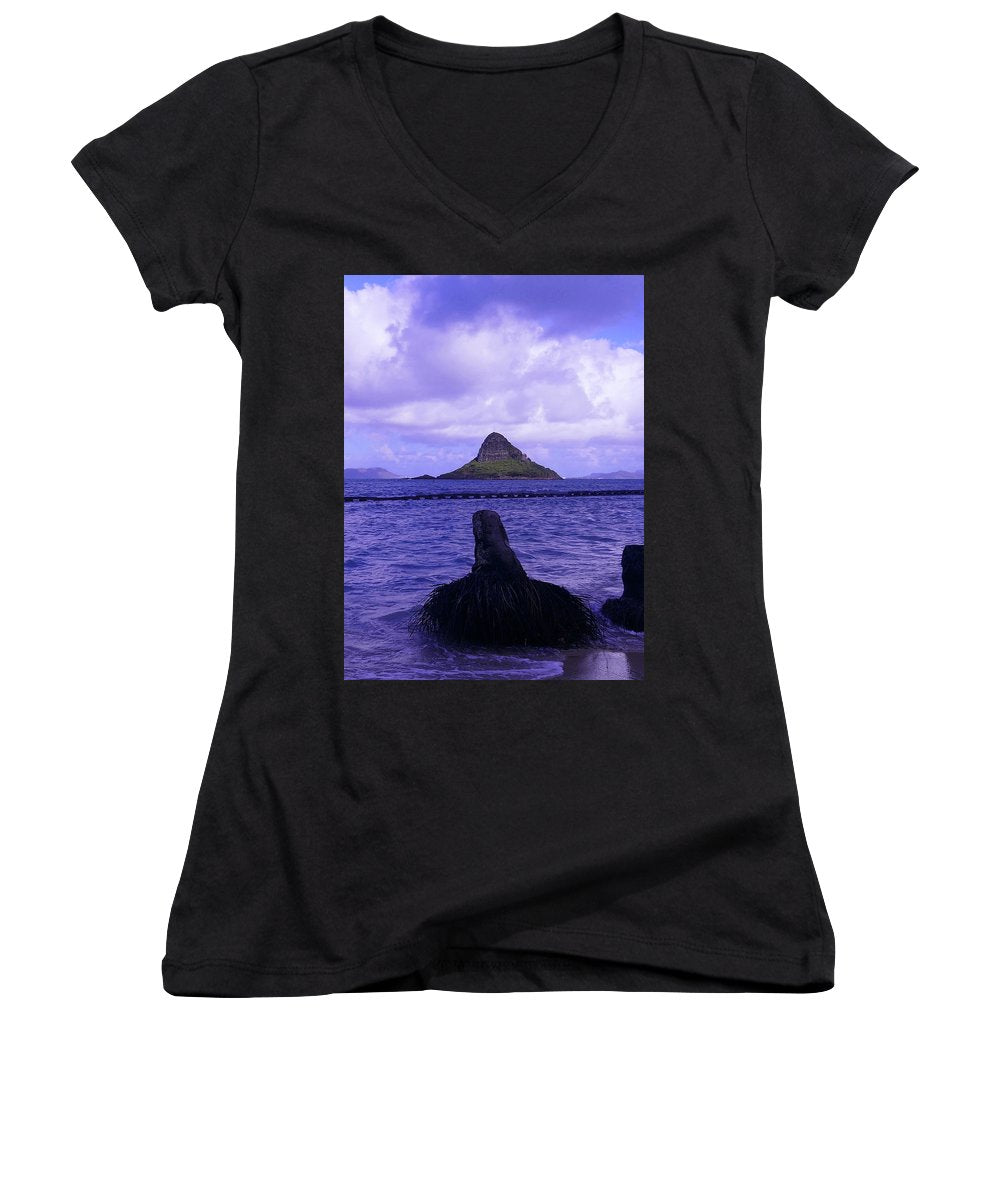 "Wade To Chinaman's Hat" - Women's V-Neck - Fry1Productions